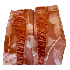 Aerie Rose and White Leaf Print Leggings